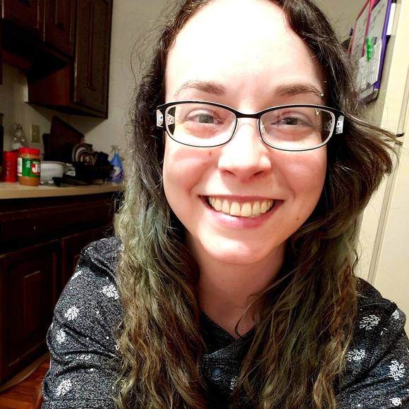 Meet your Posher, Erin - Picture 1 of 1